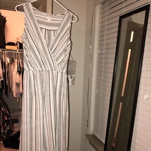 Super cute Gap jumpsuit!! Worn only a few times